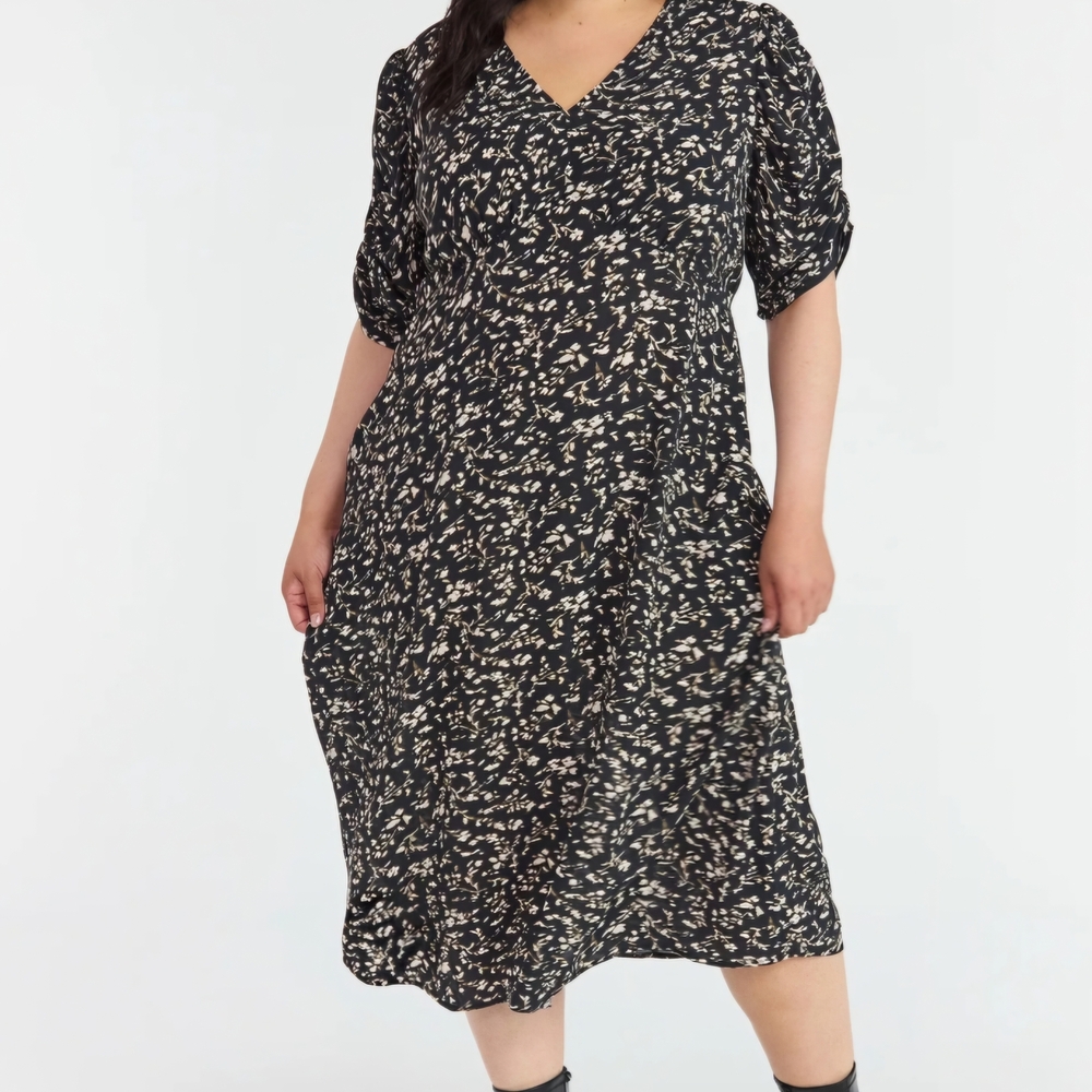 Time and Tru Black Floral Midi Dress V-Neck Ruched Sleeves Size S NWT, Pockets